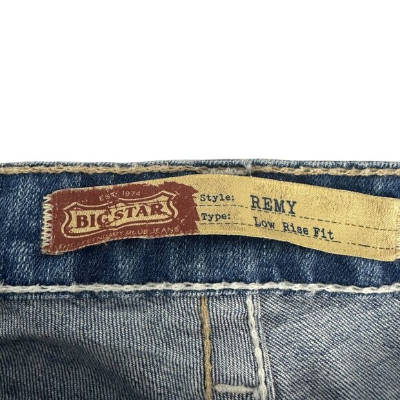Big Star Womens Remy Low Rise Fit Denim Shorts Size 26 Blue Embroidered Pockets - Picture 2 of 7